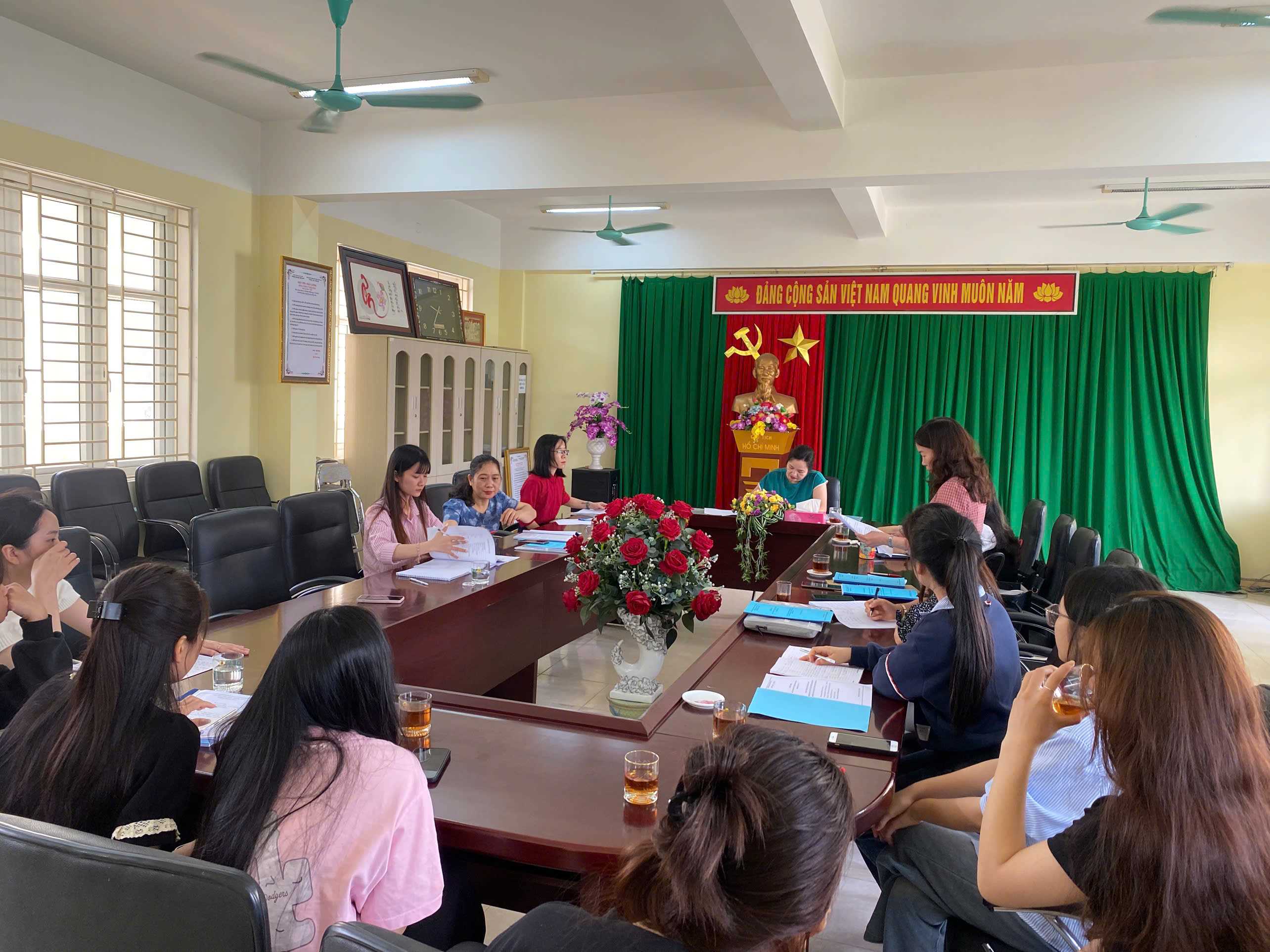 Hội đồng đánh giá, nghiệm thu đề tài NCKH sinh viên năm học 2024-2025
